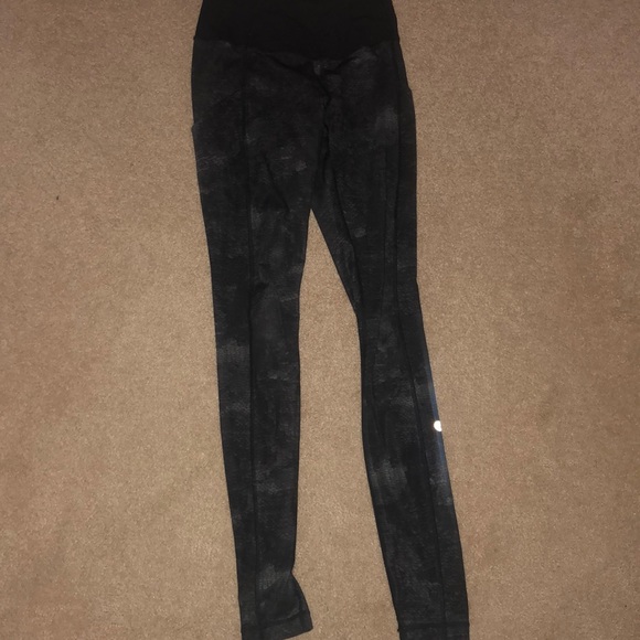 Lululemon snake sequin leggings - Picture 2 of 8